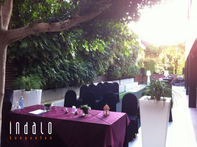 Celebra tu Boda en Indalo Banquetes. "Salón secreto" y "jardín vertical" - disfruta de un ambiente único para ti y los tuyos.